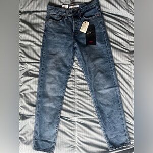 NWT LEVIS Classic WEDGIE Premium High Rise Tapered Jeans Women’s 25